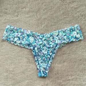 Victoria’s Secret Lace Thong Panty S
